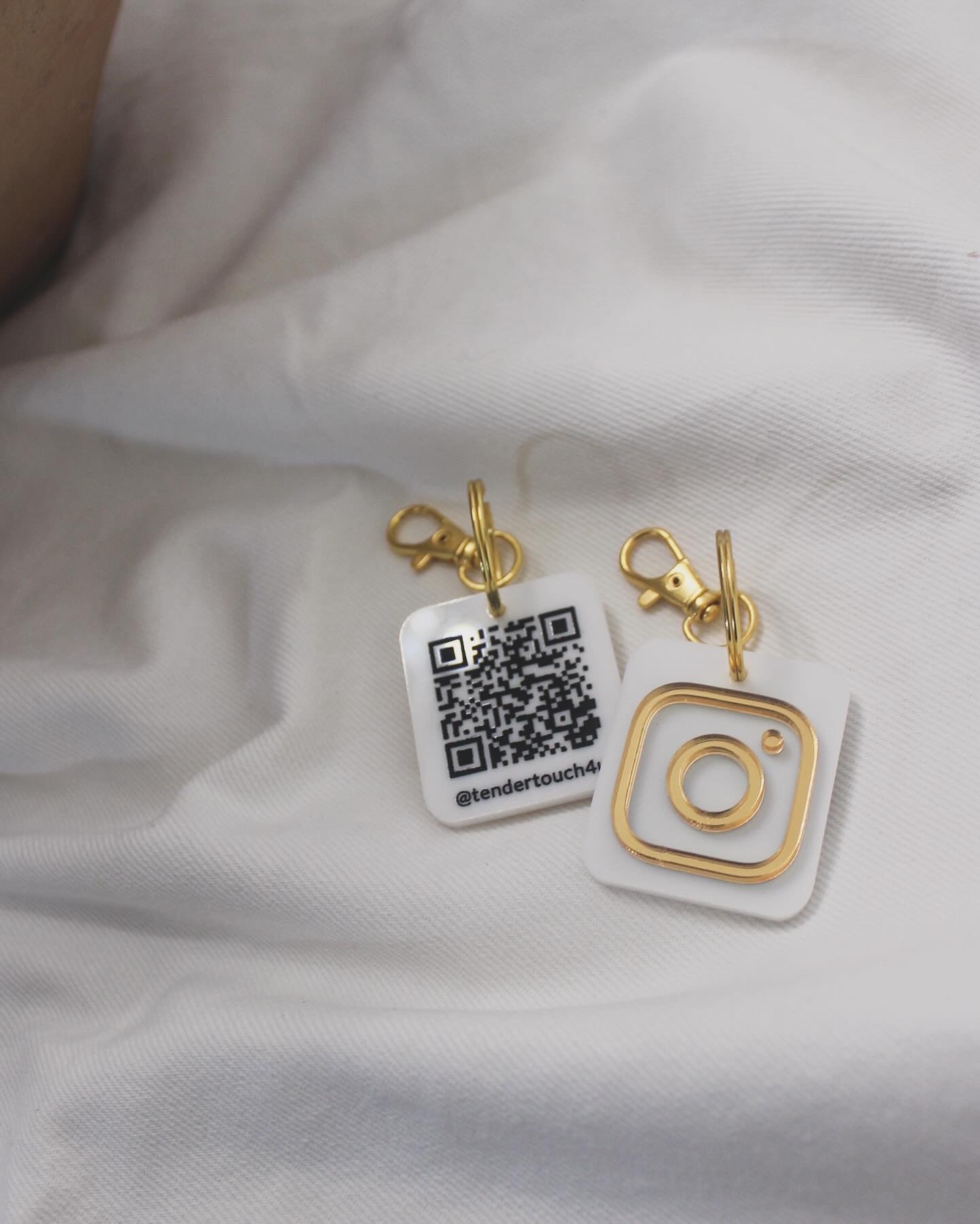 Smart NFC & QR Code Keychain