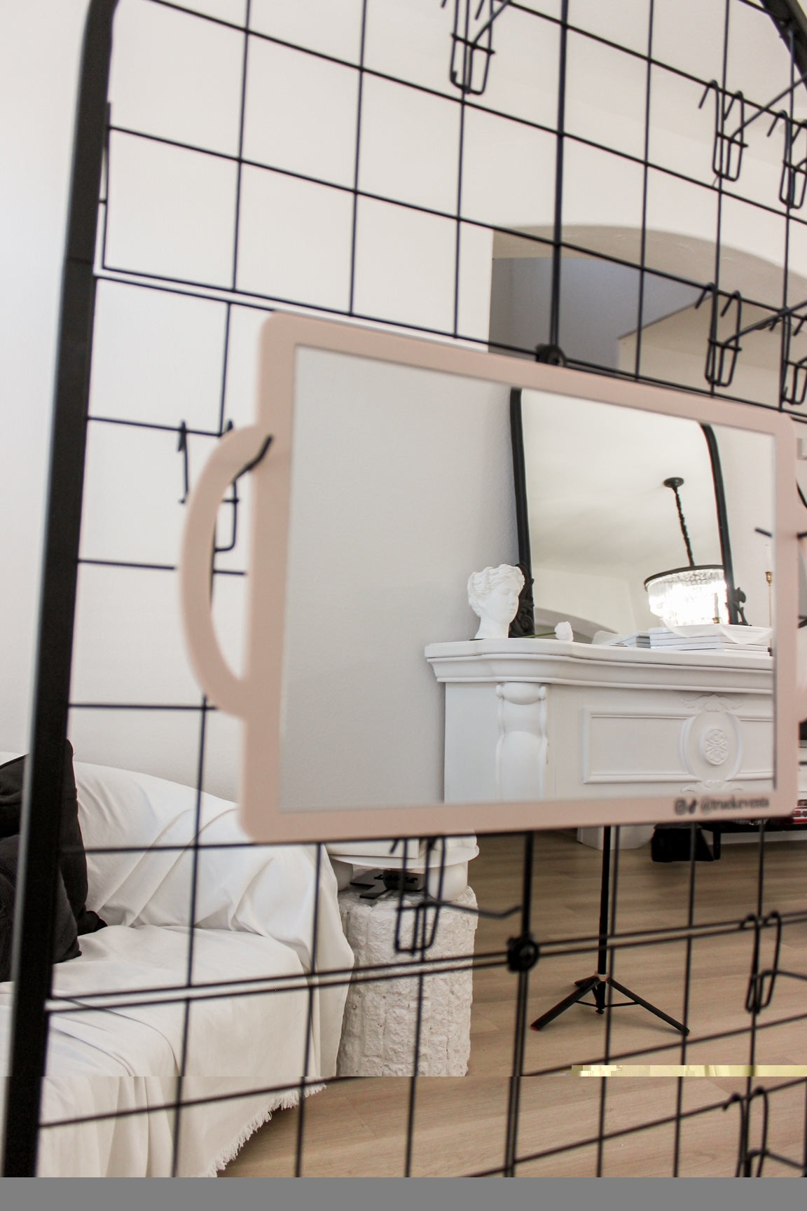 The LUX MIRROR